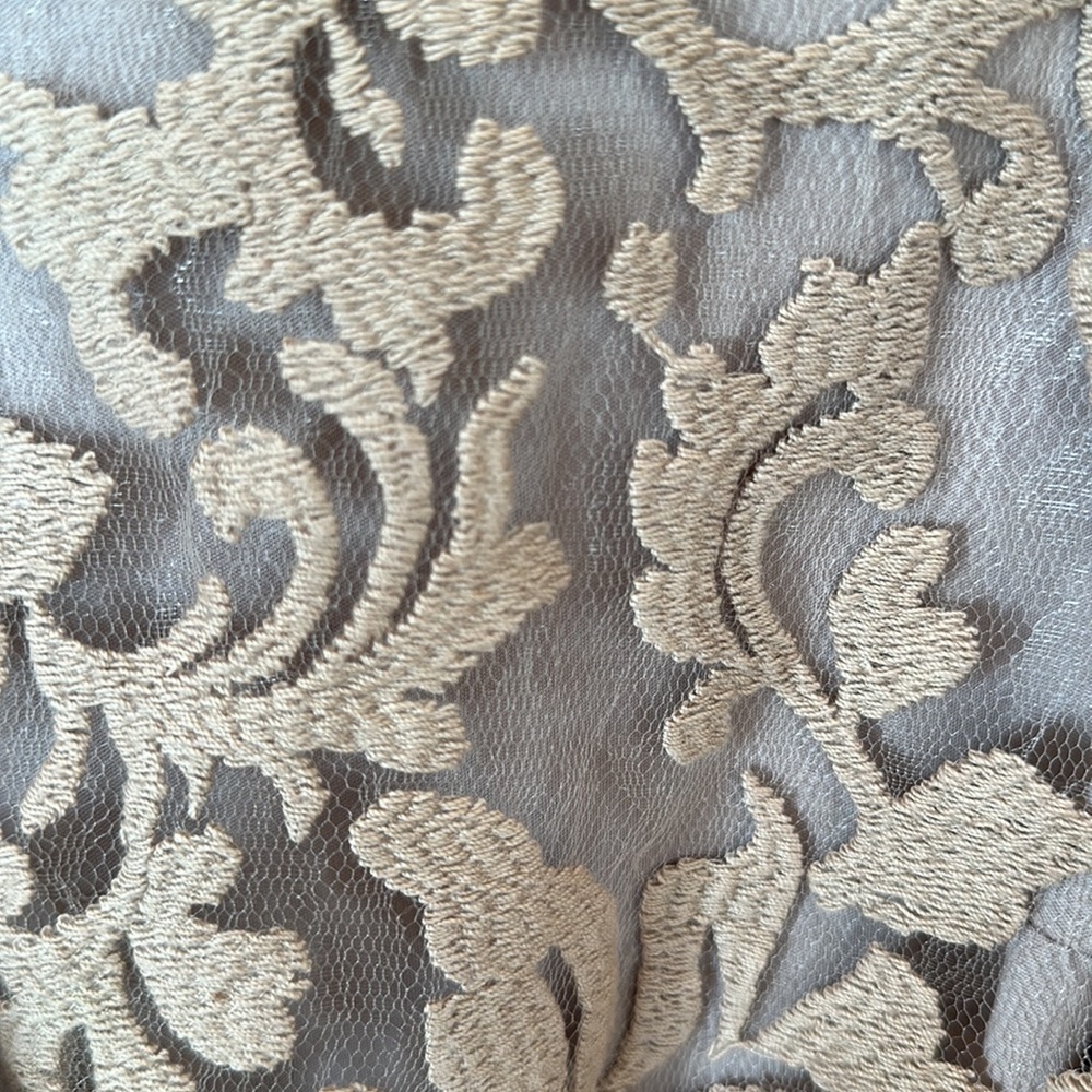 Dress - Picture 4 of 5
